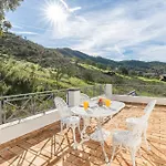 Serena-gorgeous Rural Family & Pool Vila *