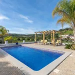 Serena-gorgeous Rural Family & Pool Vila *