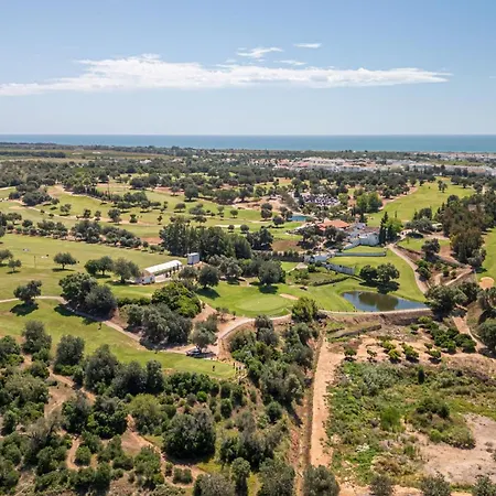 Serena-gorgeous Rural Family & Pool Villa