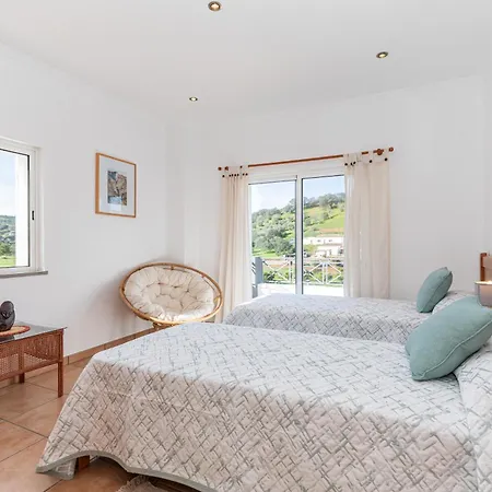 Serena-gorgeous Rural Family & Pool Villa