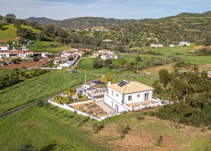 Villa Serena-gorgeous Rural Family & Pool *
