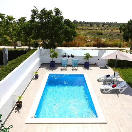 Villa Serena-gorgeous Rural Family & Pool *