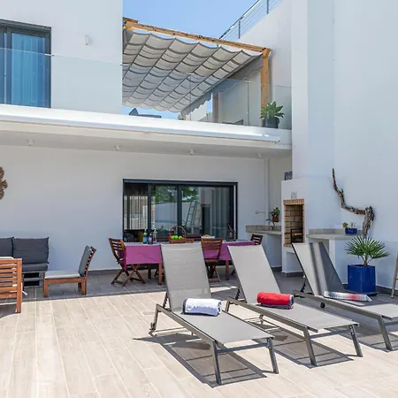 Serena-gorgeous Rural Family & Pool Morenos