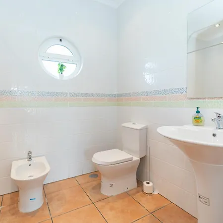 Serena-gorgeous Rural Family & Pool