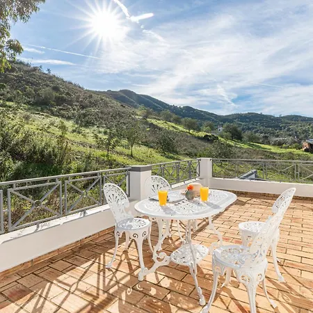 Serena-gorgeous Rural Family & Pool Villa *