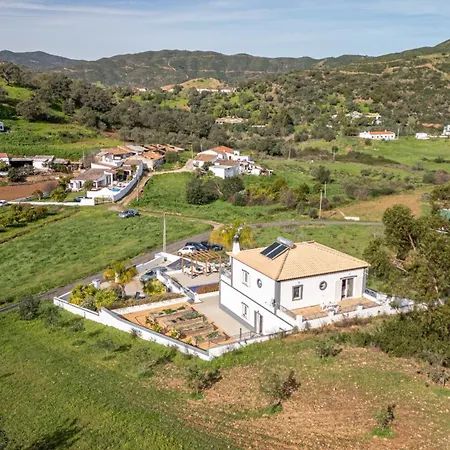 Villa Serena-gorgeous Rural Family & Pool *