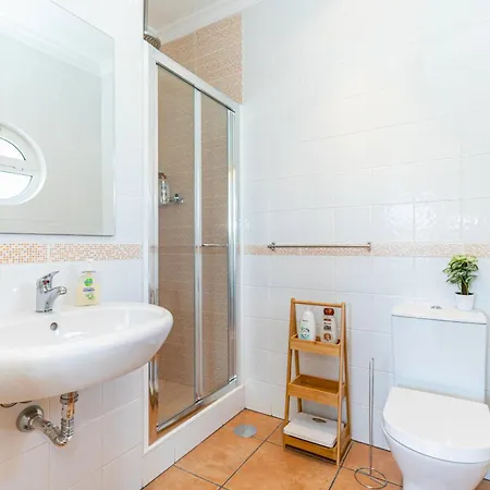 Serena-gorgeous Rural Family & Pool Morenos