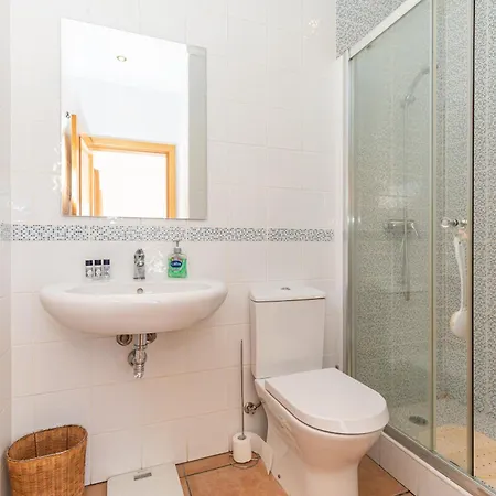 Serena-gorgeous Rural Family & Pool