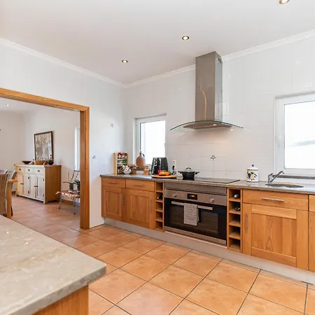 Serena-gorgeous Rural Family & Pool *