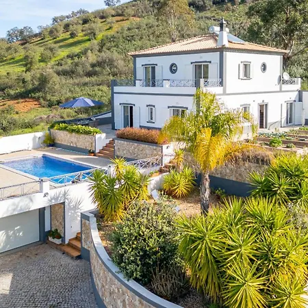 Serena-gorgeous Rural Family & Pool Villa Morenos