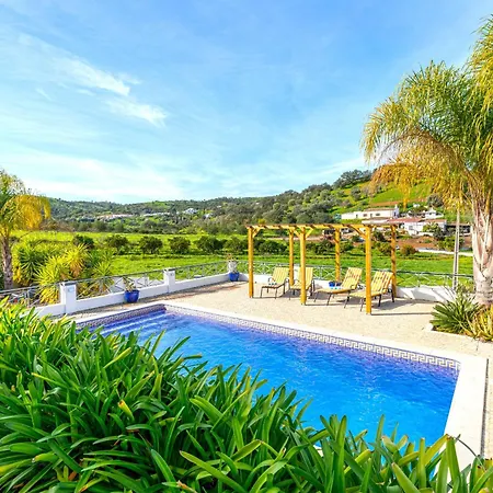 Serena-gorgeous Rural Family & Pool