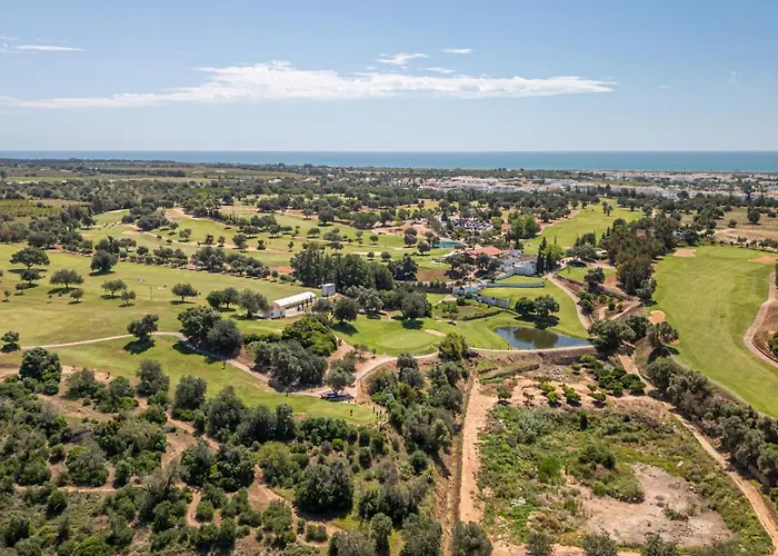 Serena-gorgeous Rural Family & Pool فيلة