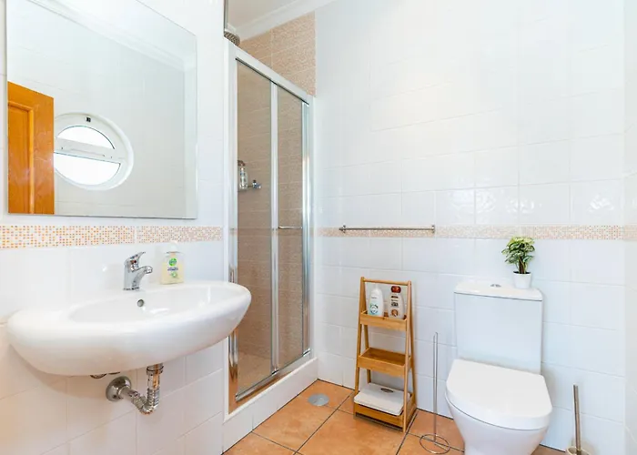 Serena-gorgeous Rural Family & Pool Morenos