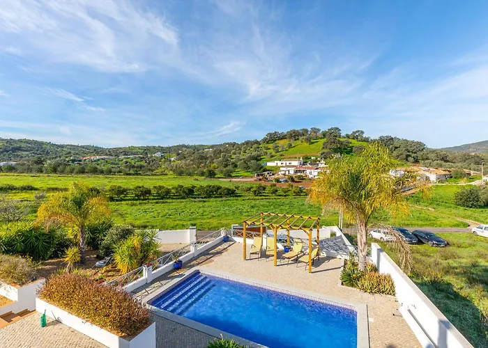 Serena-gorgeous Rural Family & Pool *